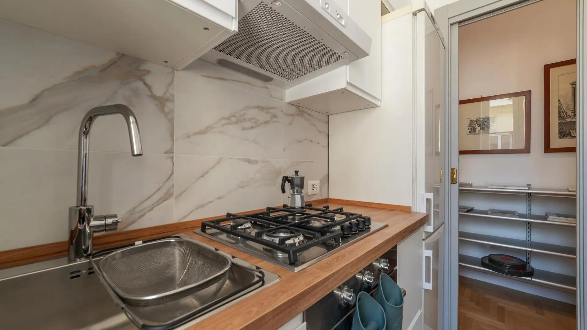 Castel Sant'Angelo Elegant Chic Apartment Rome