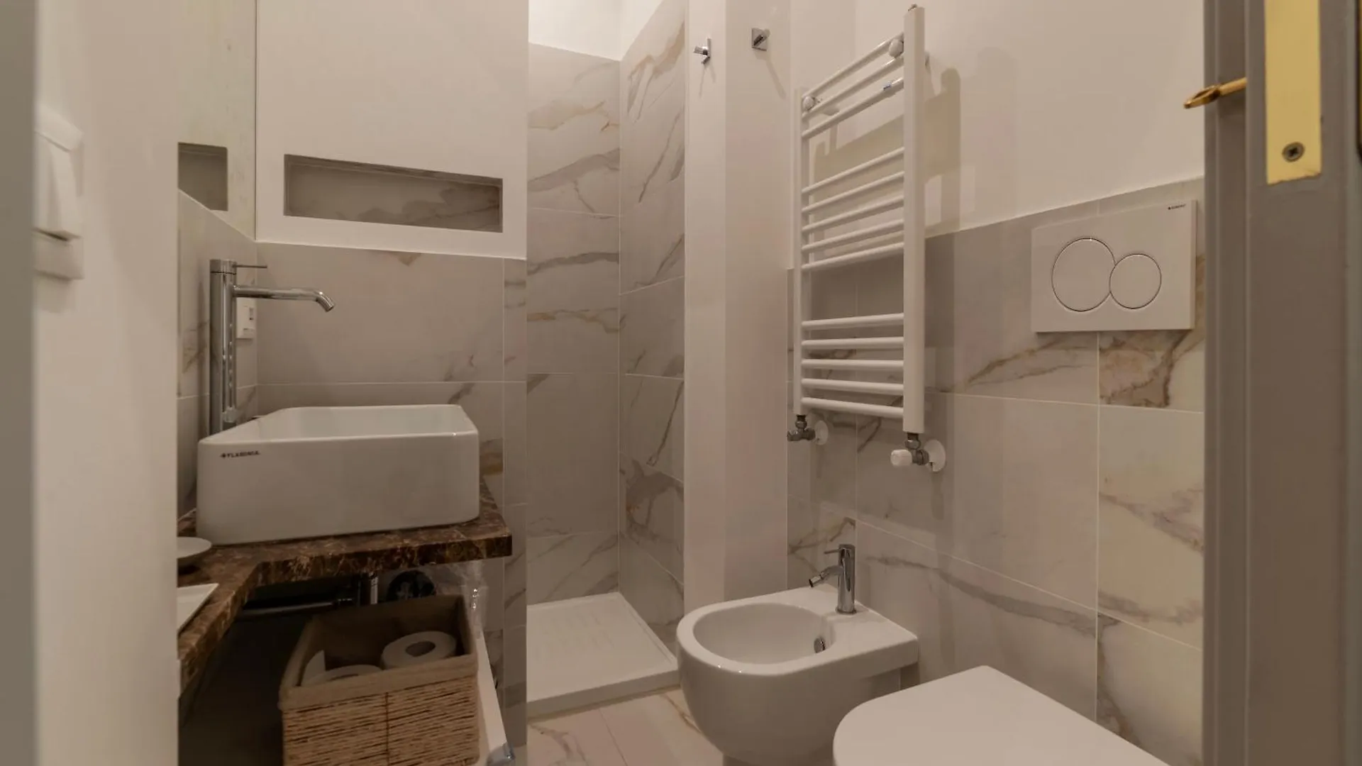 Castel Sant'Angelo Elegant Chic Apartment Rome