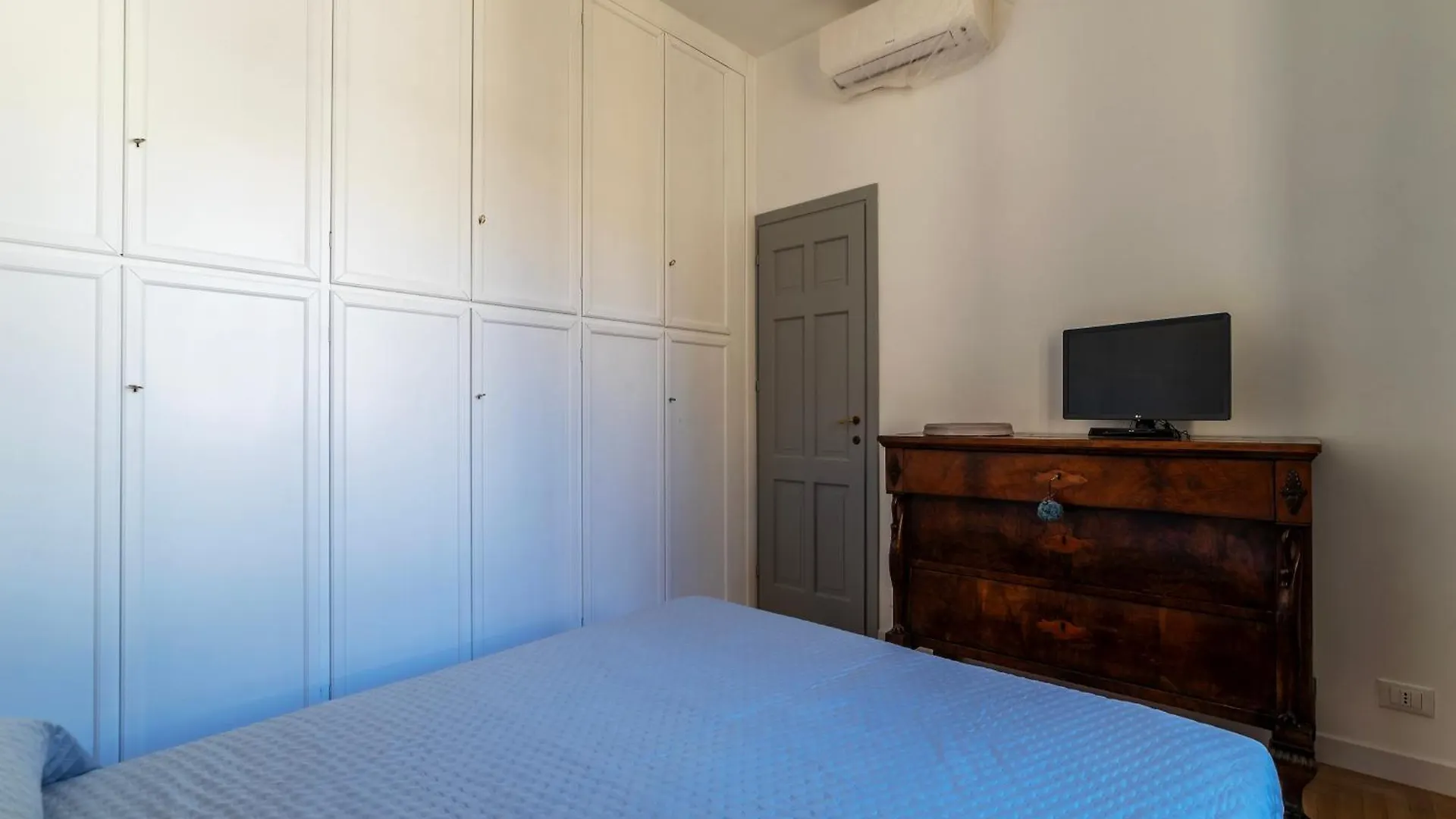 Castel Sant'Angelo Elegant Chic Apartment Rome