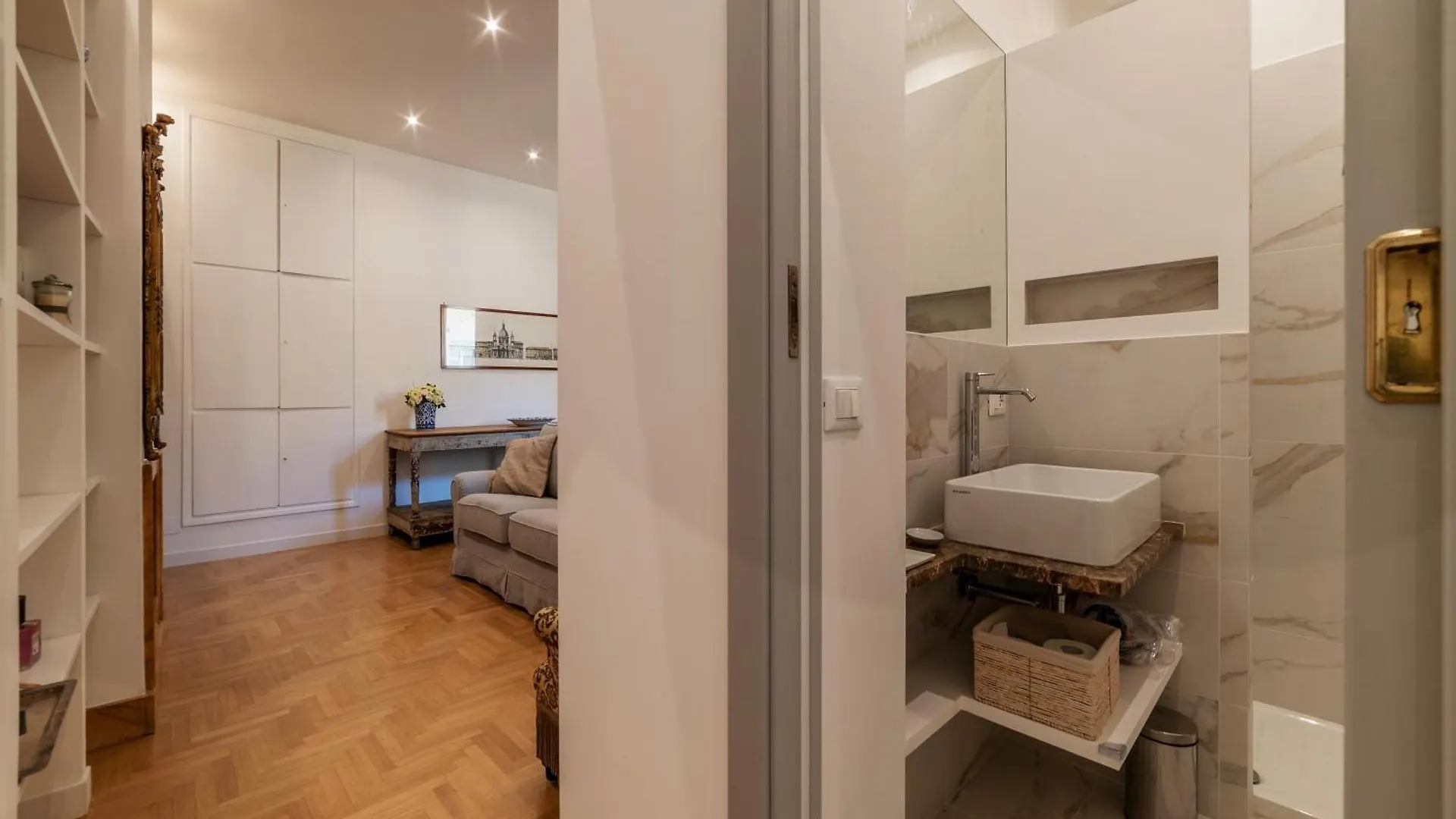 Castel Sant'Angelo Elegant Chic Apartment Rome