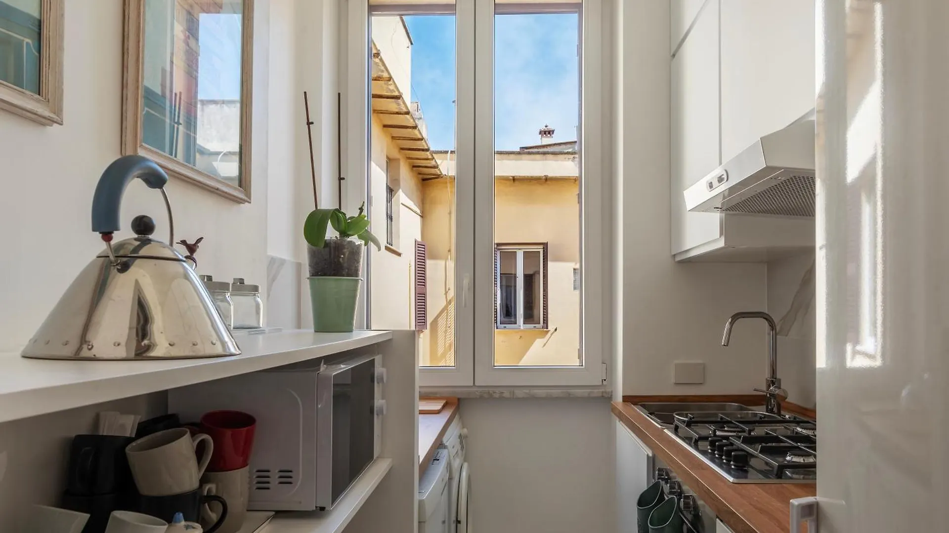 Castel Sant'Angelo Elegant Chic Apartment Rome