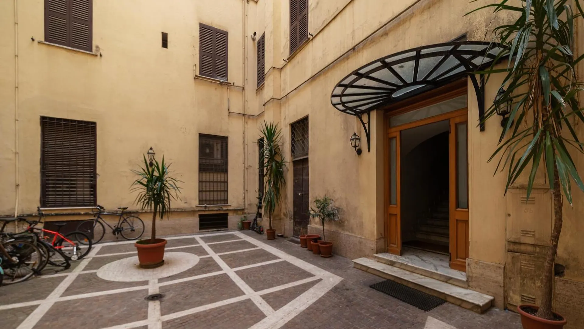 Castel Sant'Angelo Elegant Chic Apartment Rome