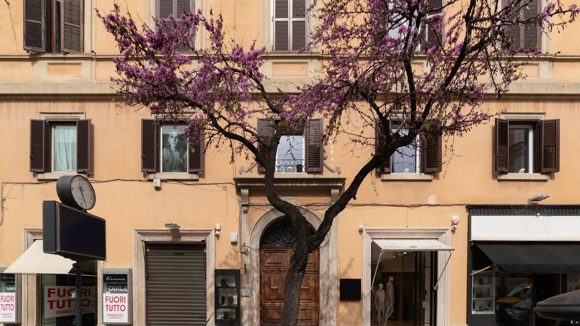 Castel Sant'Angelo Elegant Chic Apartment Rome Italy